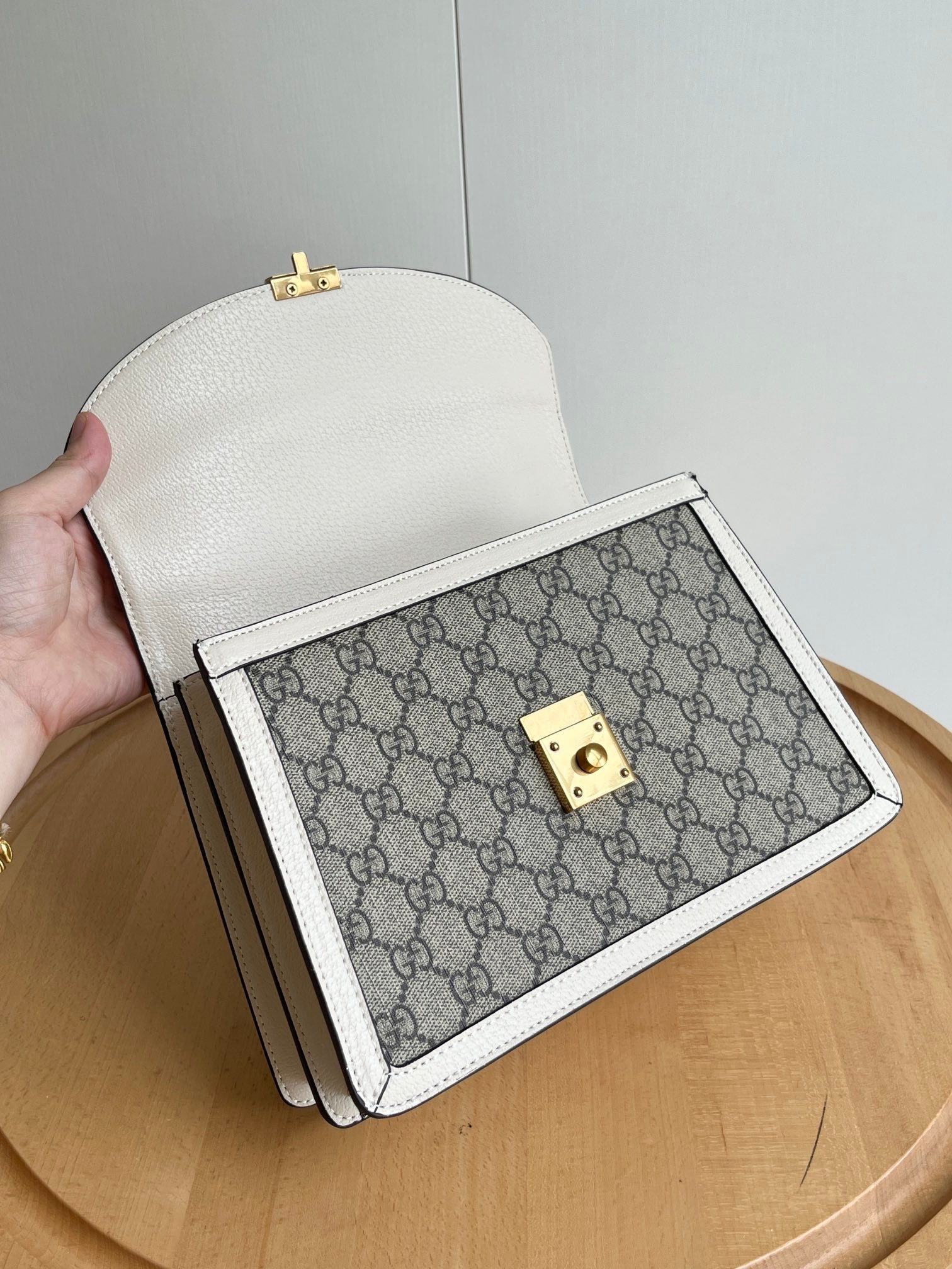 Elite Carryalls