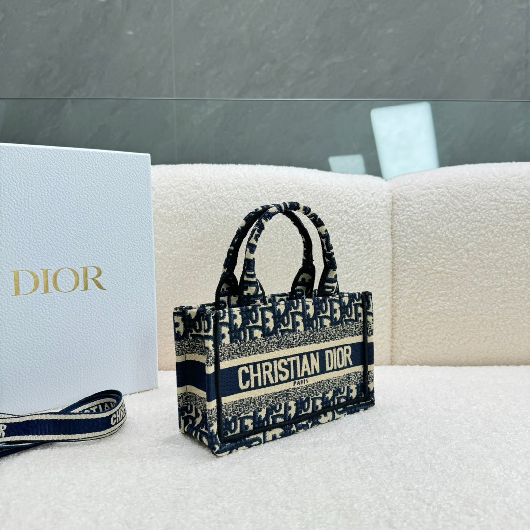 Elite Carryalls