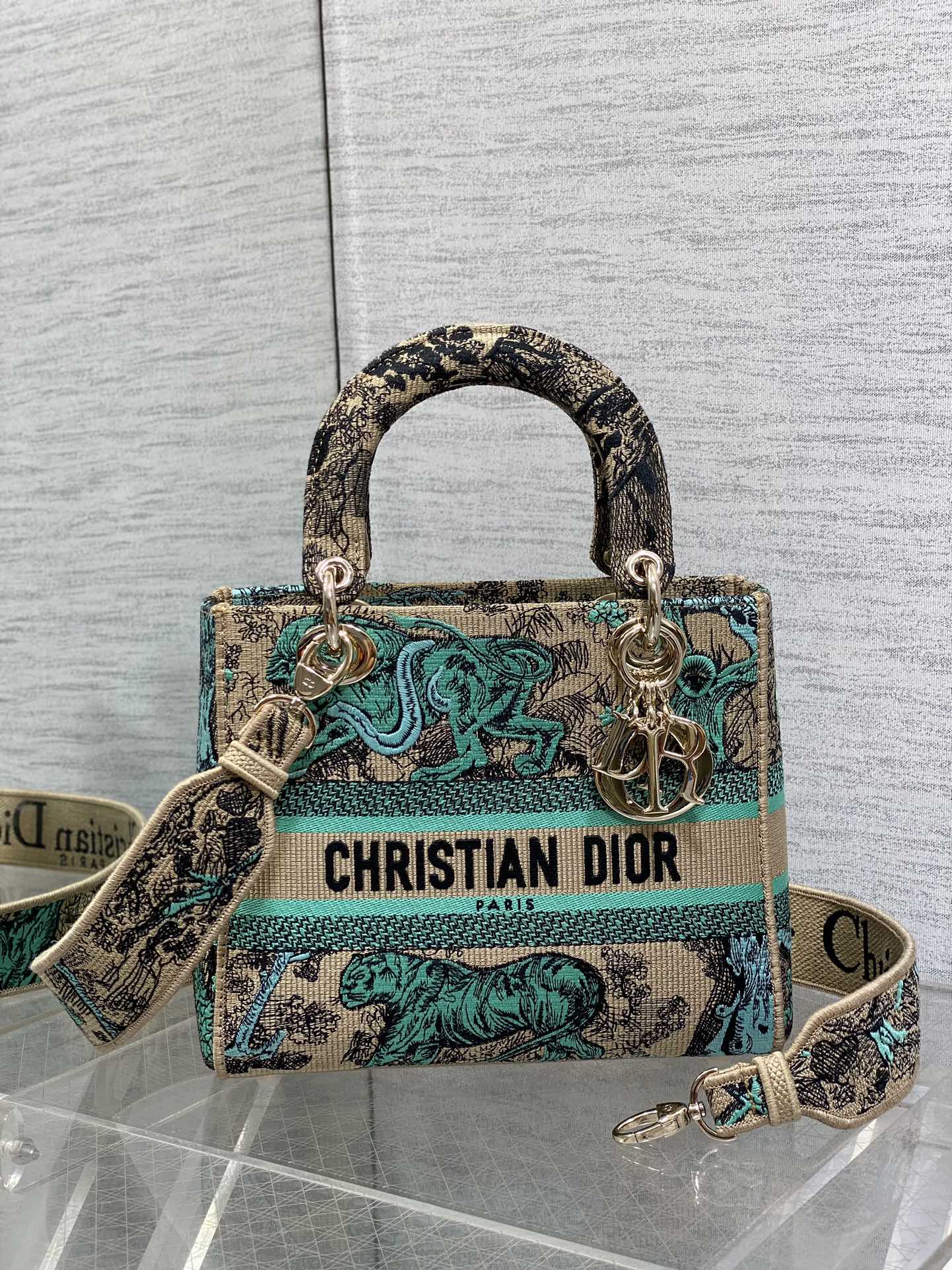 Elite Carryalls