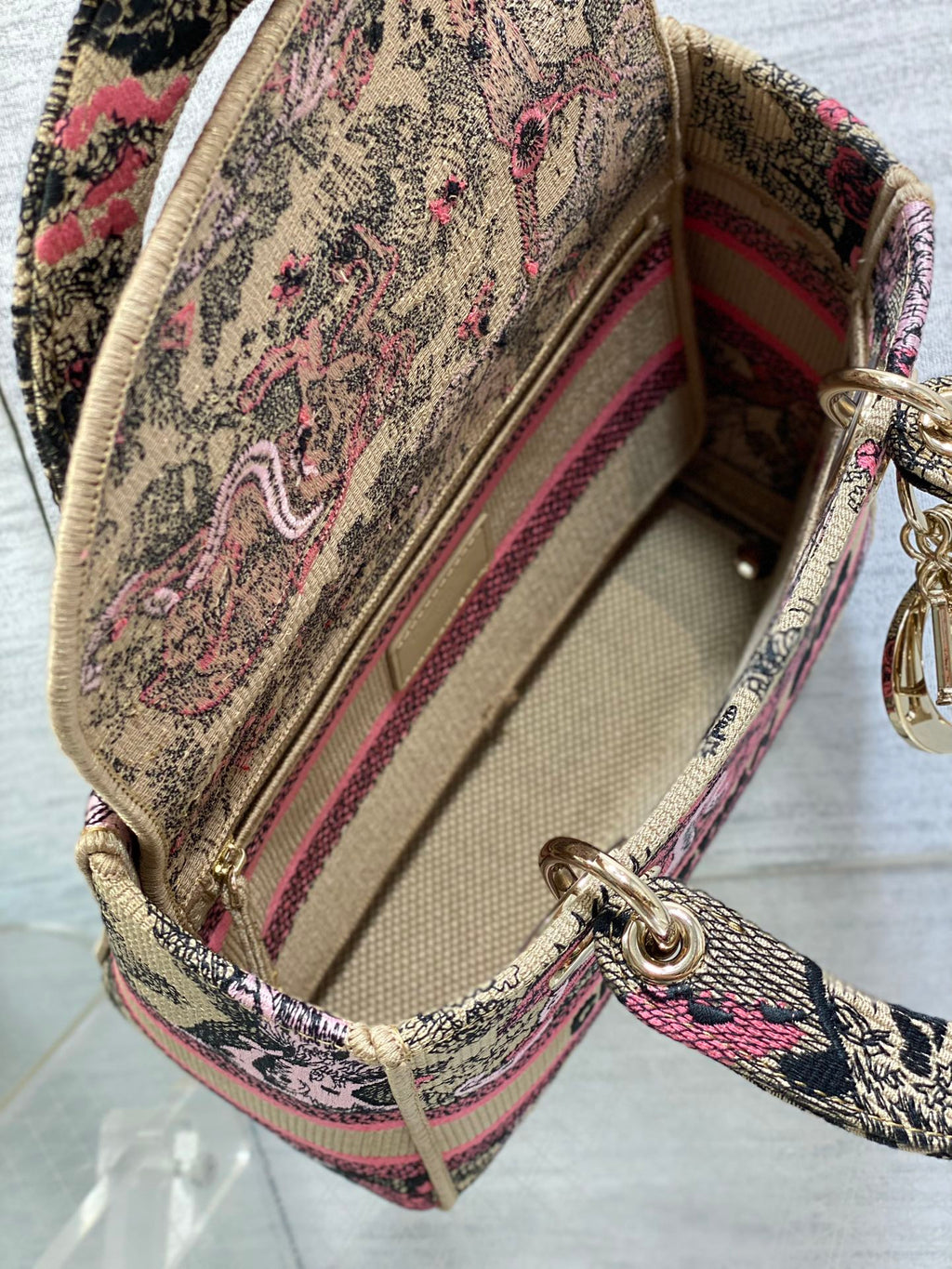 Elite Carryalls
