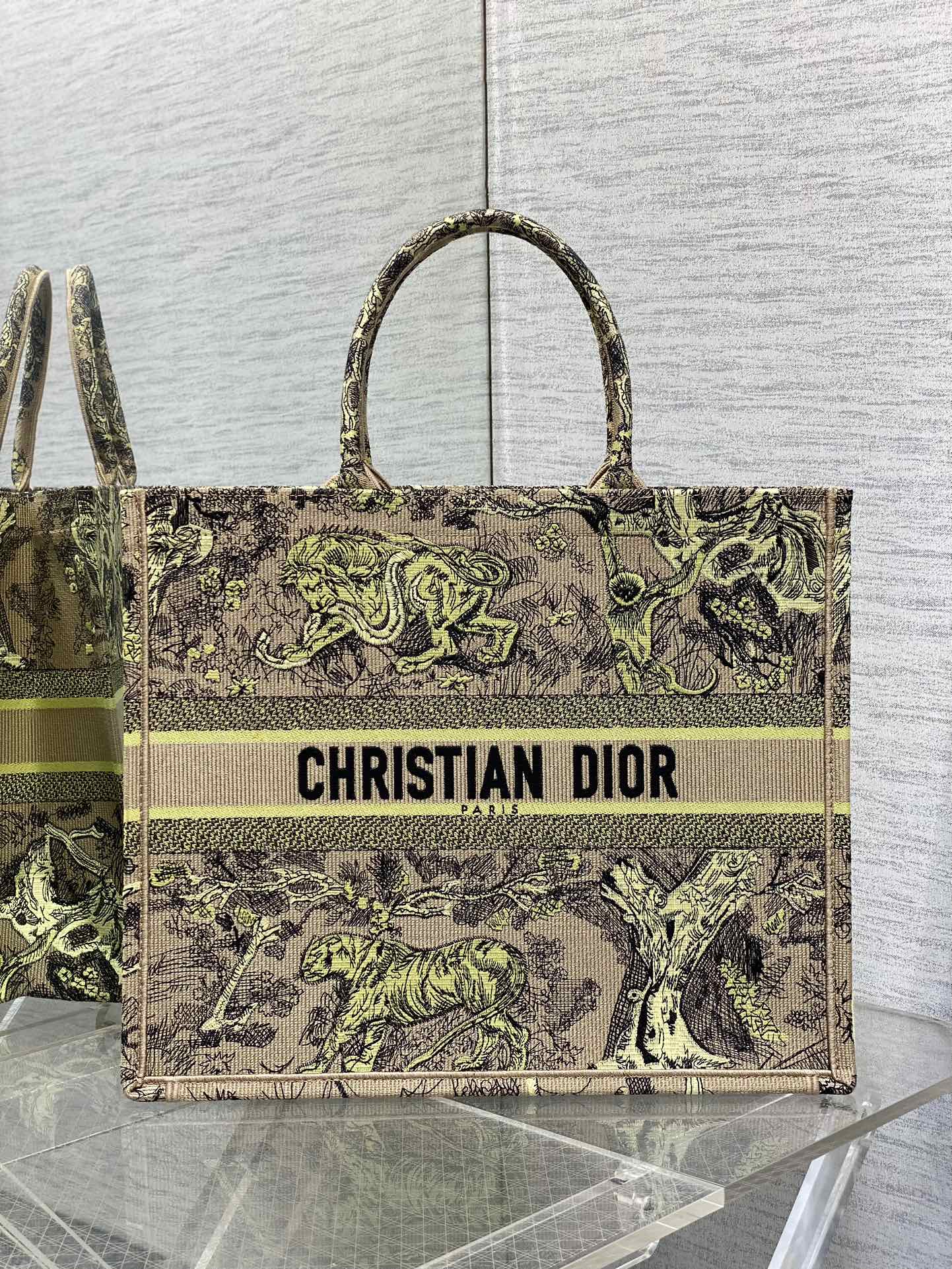 Elite Carryalls
