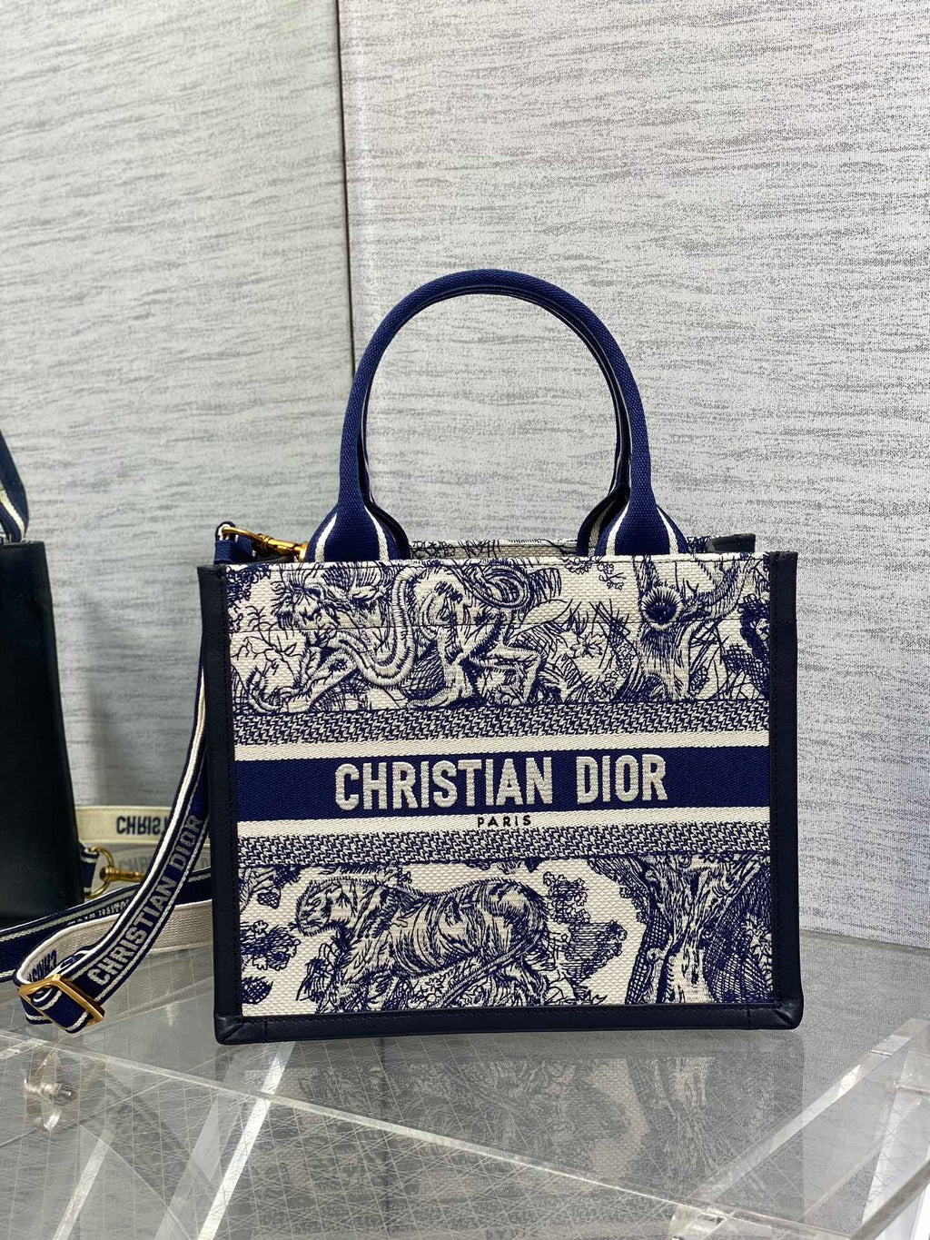 Elite Carryalls