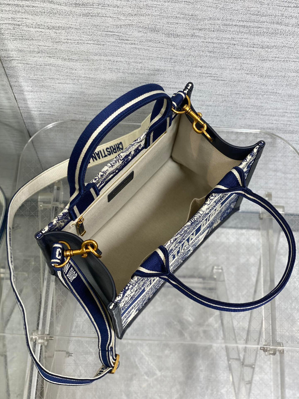 Elite Carryalls