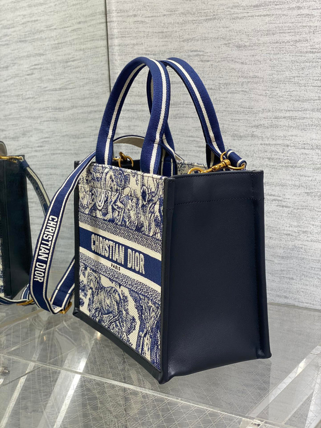 Elite Carryalls