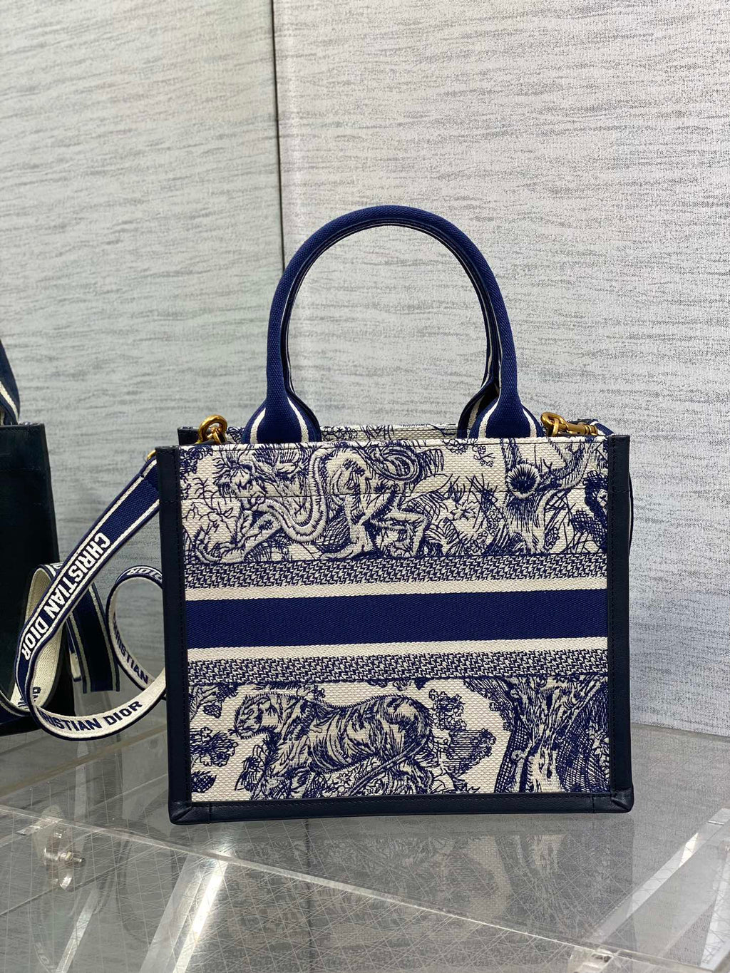 Elite Carryalls