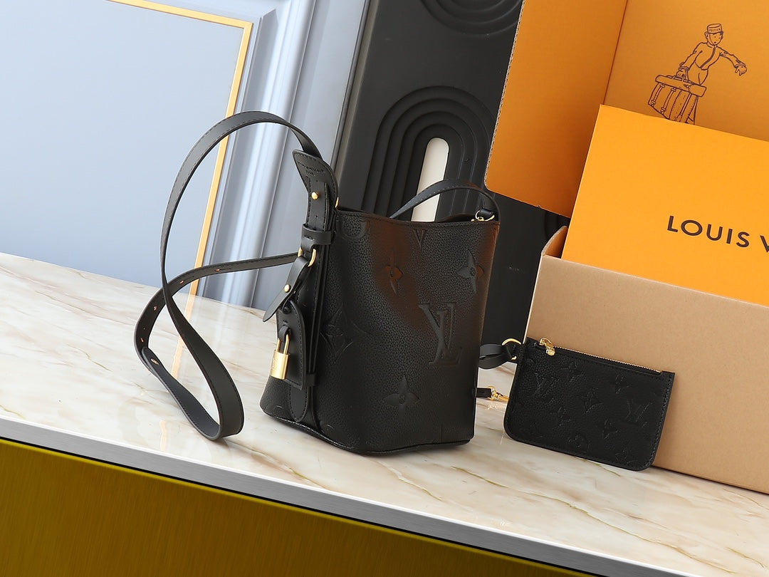 Elite Carryalls