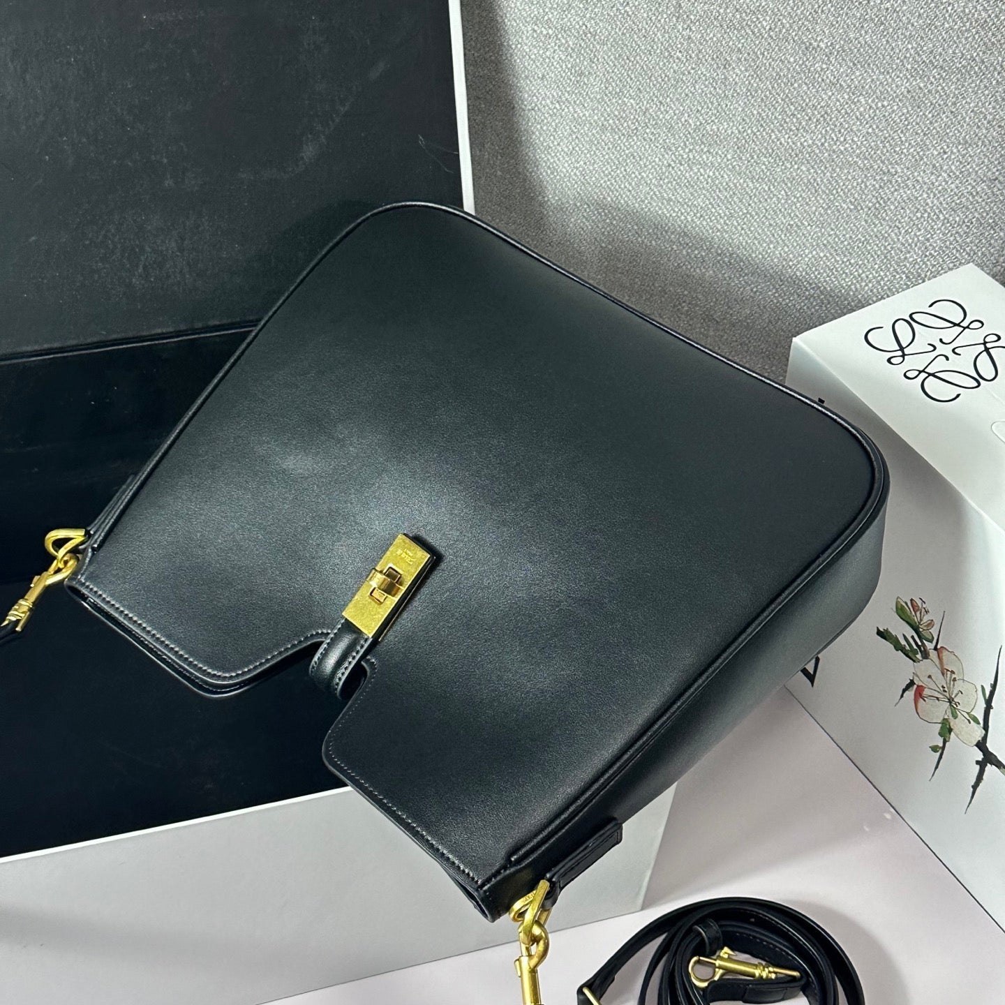 Elite Carryalls