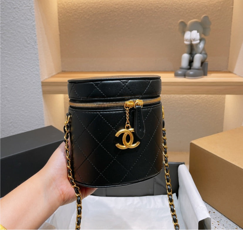 Chanel laDiores crossbody
