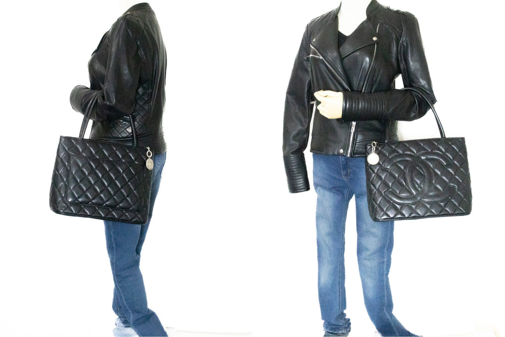 CHANEL SiLouis Vuittoner Medallion Caviar Shoulder Bag Grand Shopping Tote i75