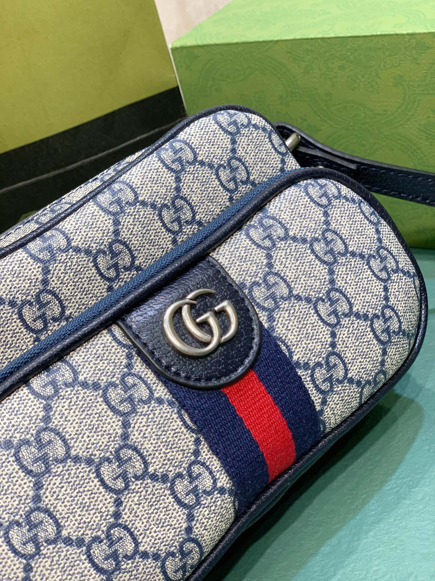 Elite Carryalls