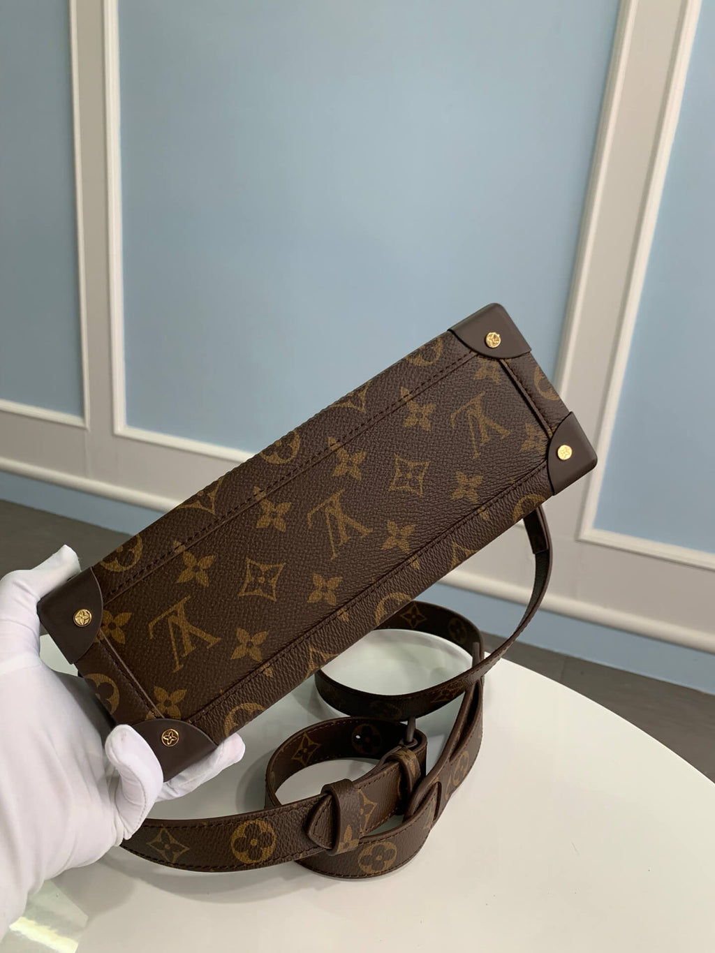 M20871 Side trunk Monogram Chess 25cm brown