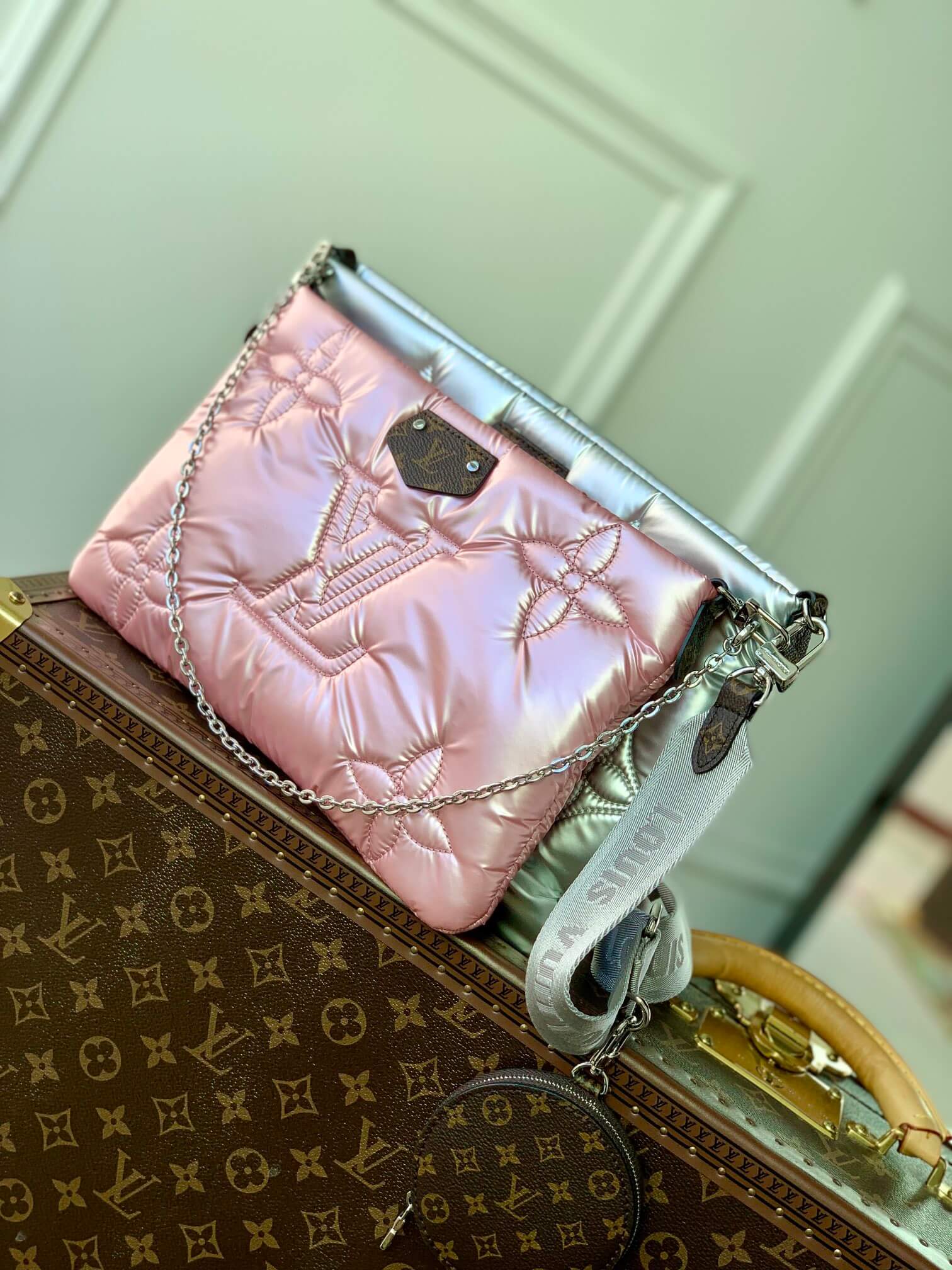 M21056 MAXI MULTI POCHETTE ACCESSOIRES 34CM Pillow Silver / Pale Pink