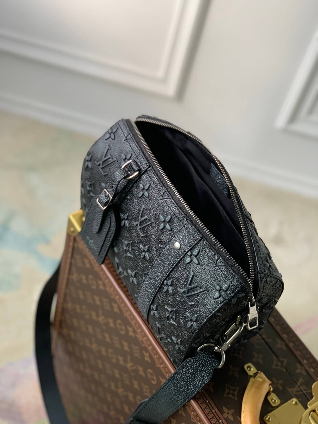 M21448 CITY KEEPALL Monogram 27CM black