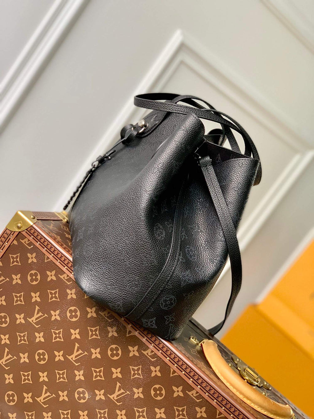 M21850 Blossom MM Handbag 30cm black neverfull