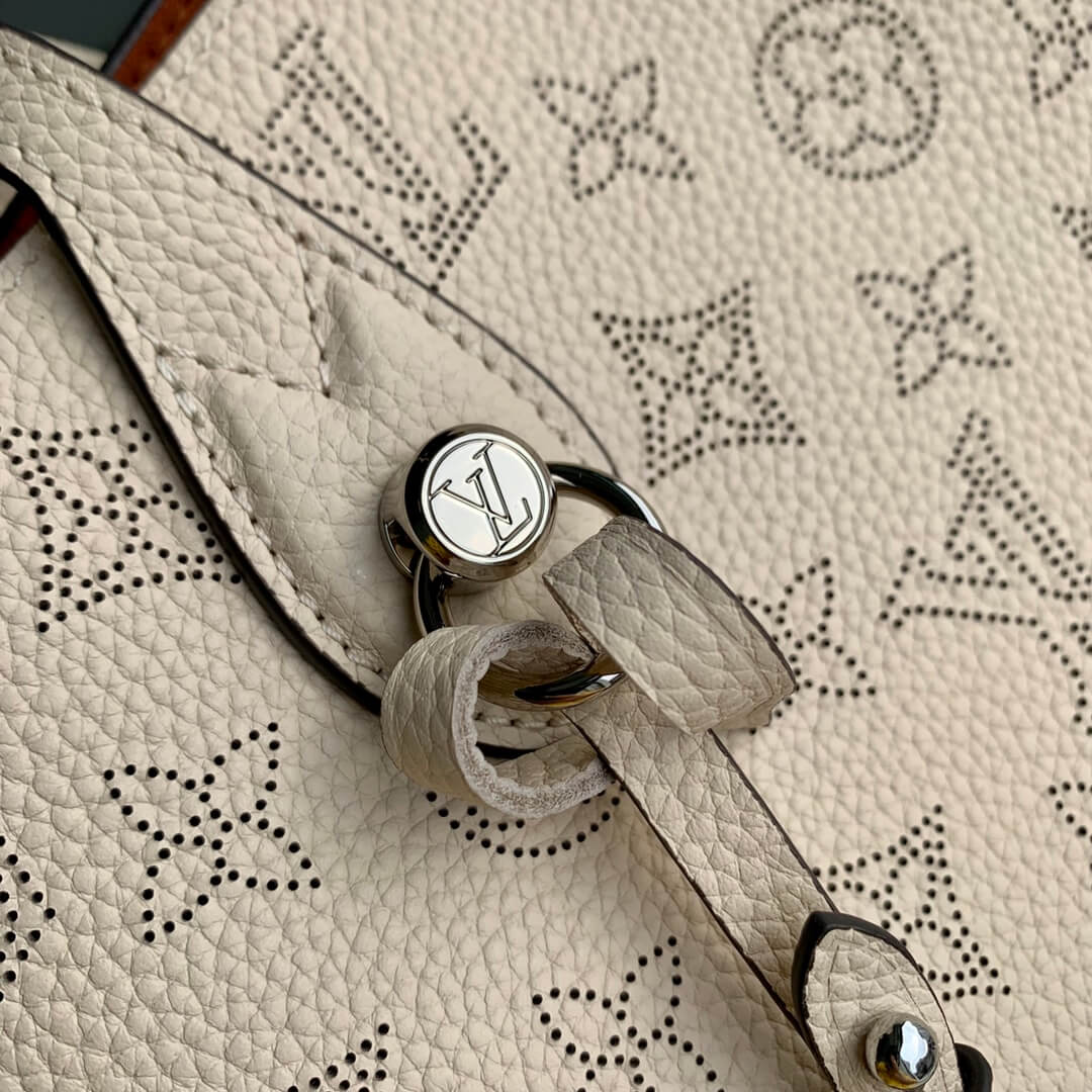 M21850 Blossom MM Handbag 30cm milk white neverfull