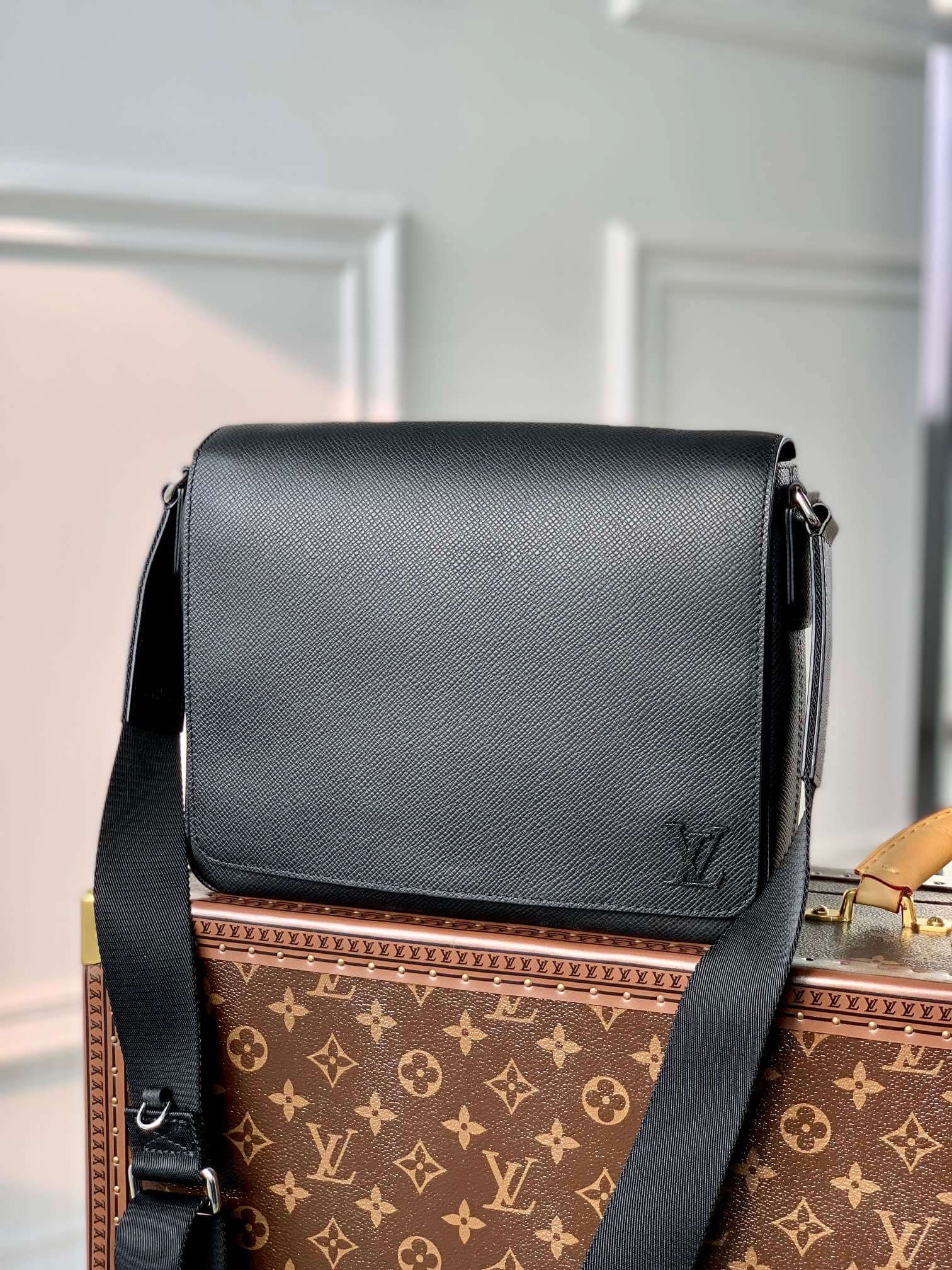 M30850 District PM Taïga 26cm black man bag