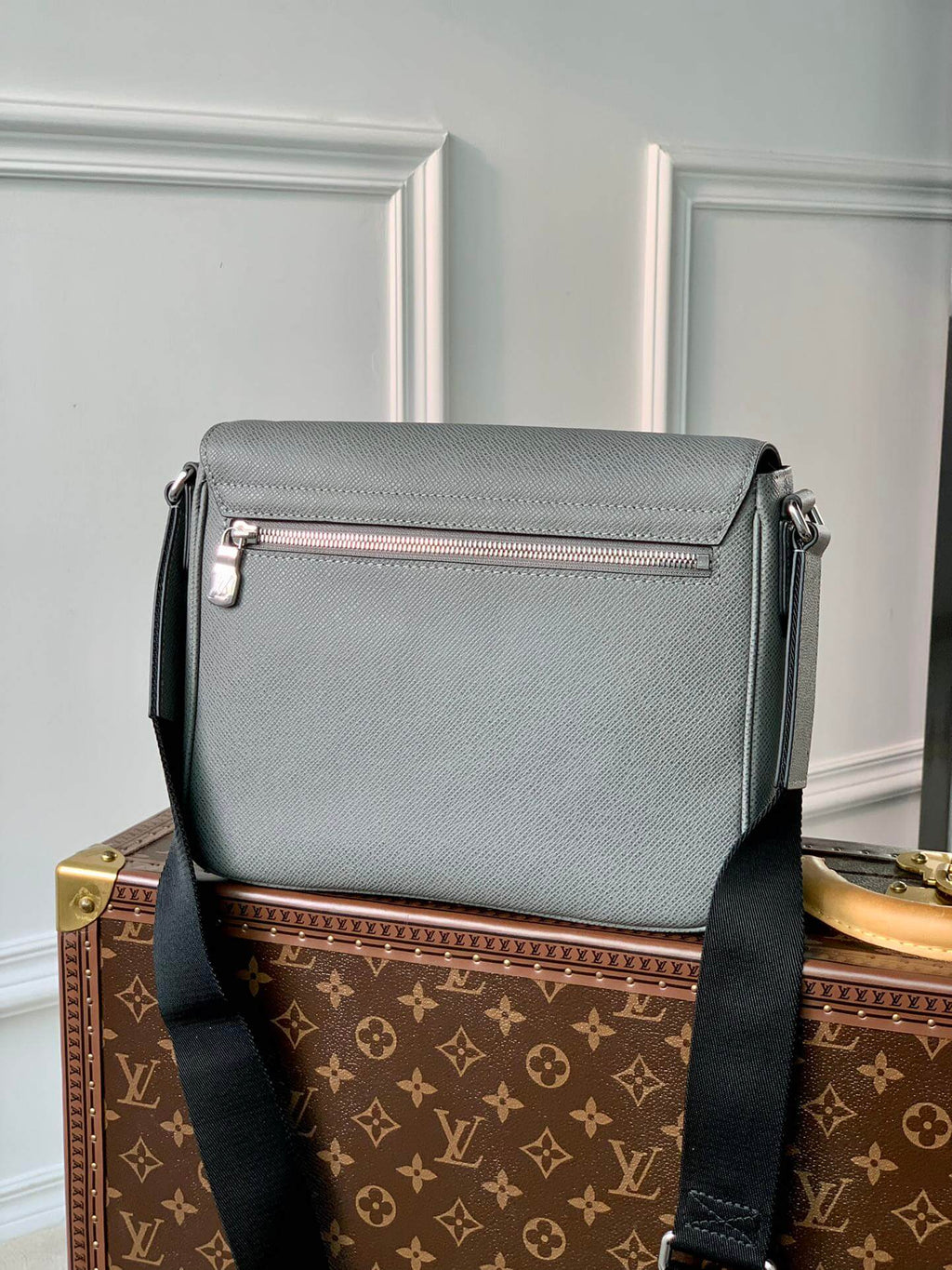 M30851 District PM Taïga 26cm grey man bag