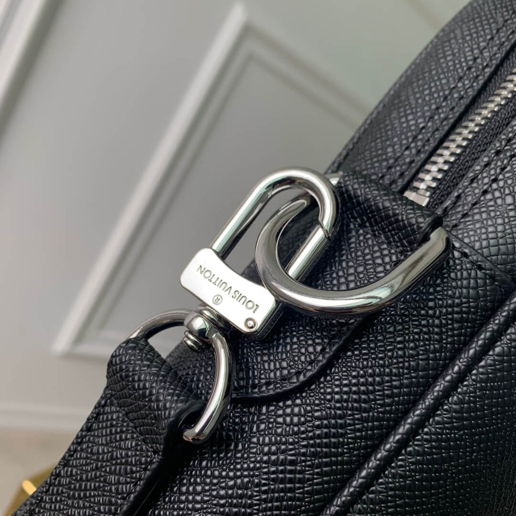 M30925 Porte-Documents Voyage PM 36.5cm Taïga Noir black