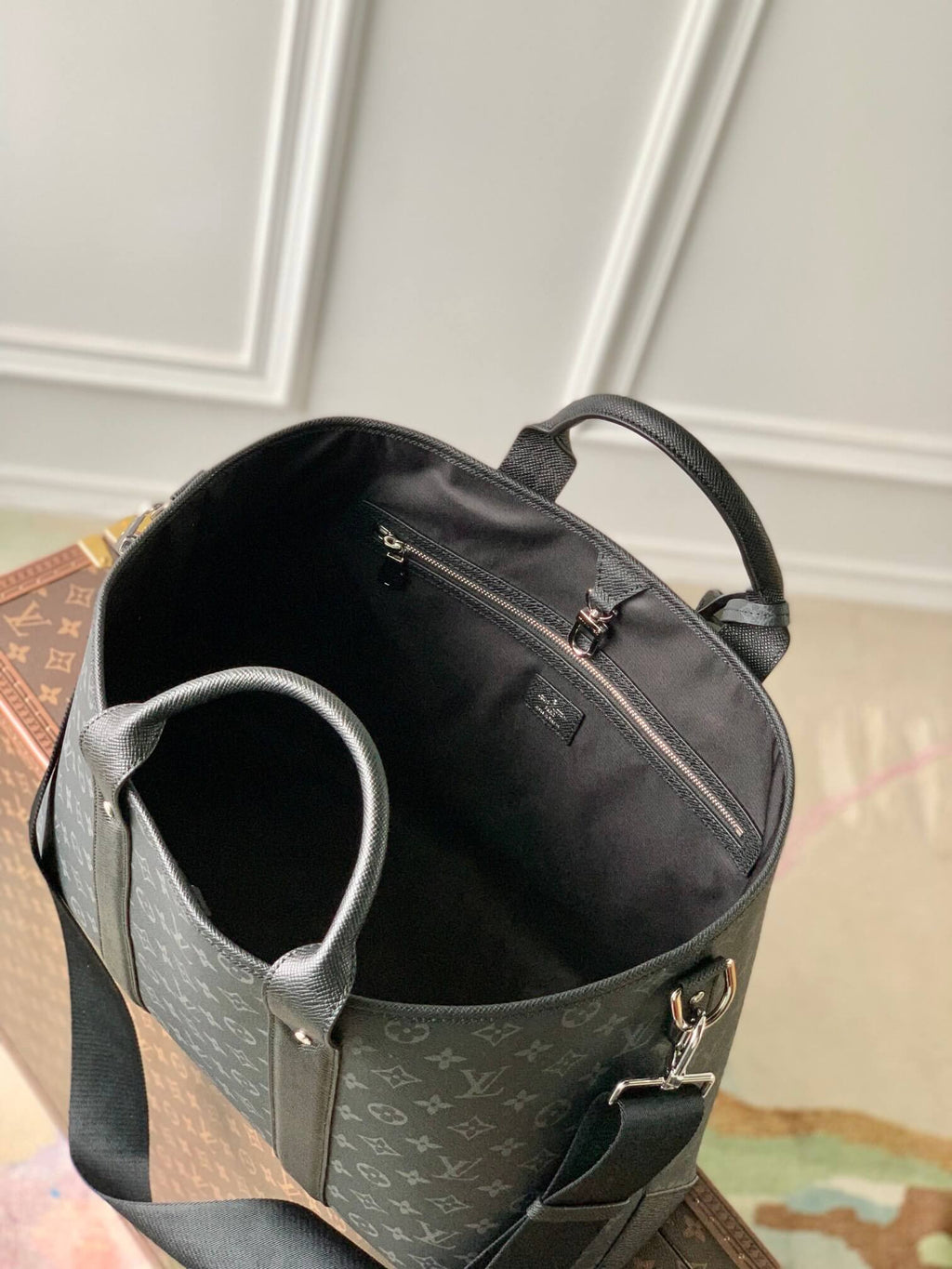 M30937 Weekend Tote NM 43CM Monogram Eclipse coated canvas black