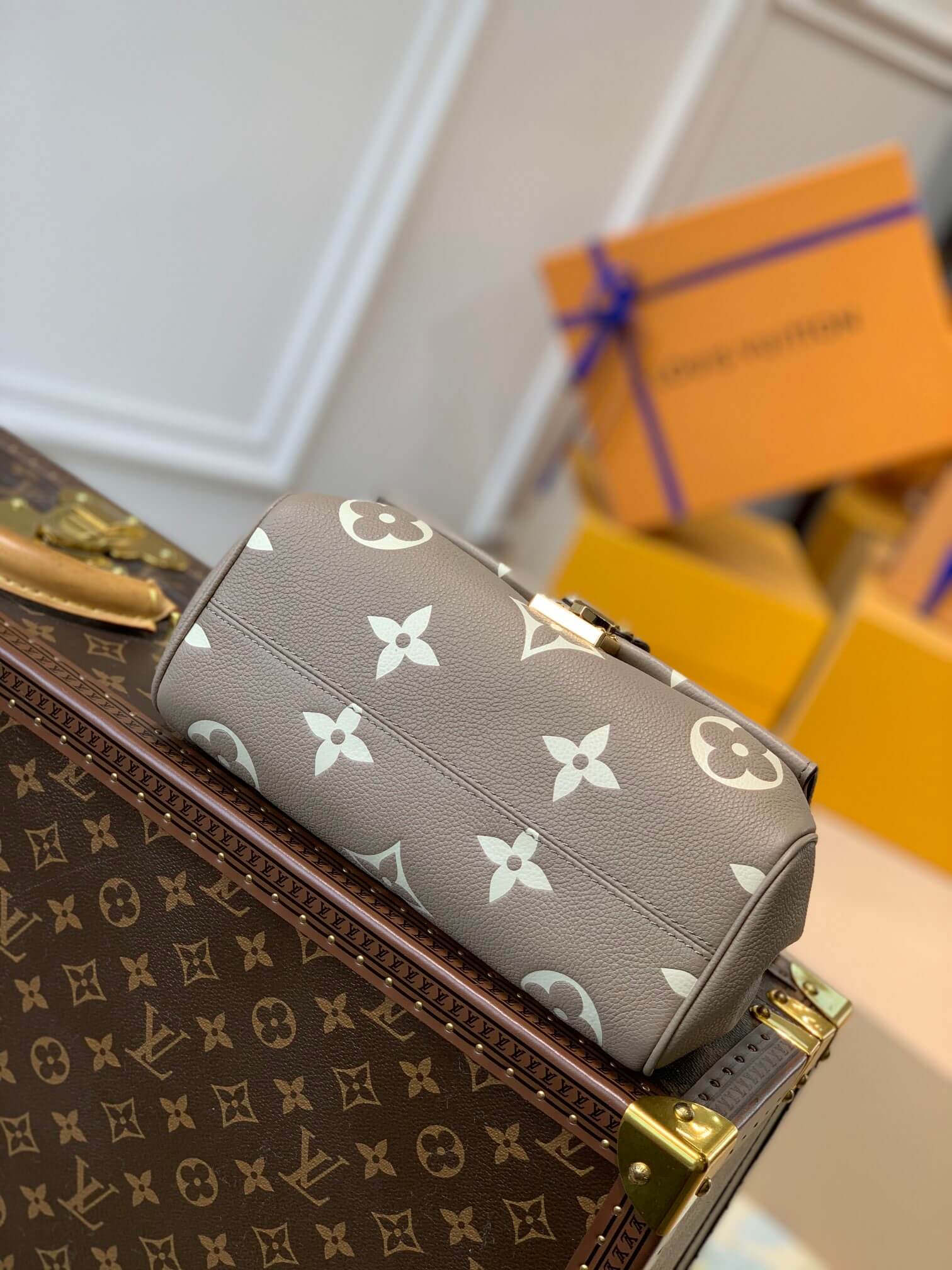 M45836 Favorite Monogram 24cm grey TOURTERELLE / CRÈME