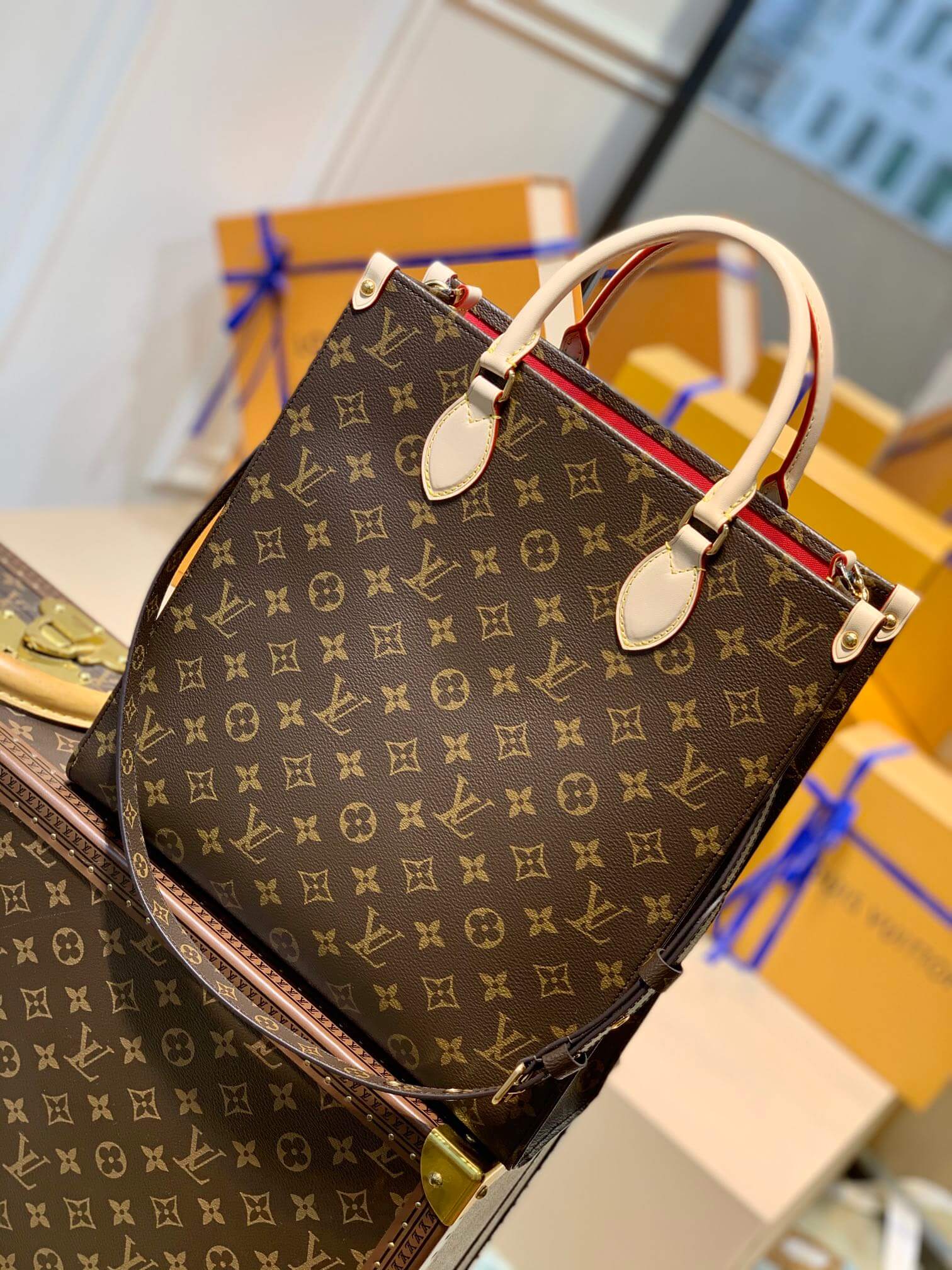 m45848 SAC PLAT PM MONOGRAM 30cm INSIDE red