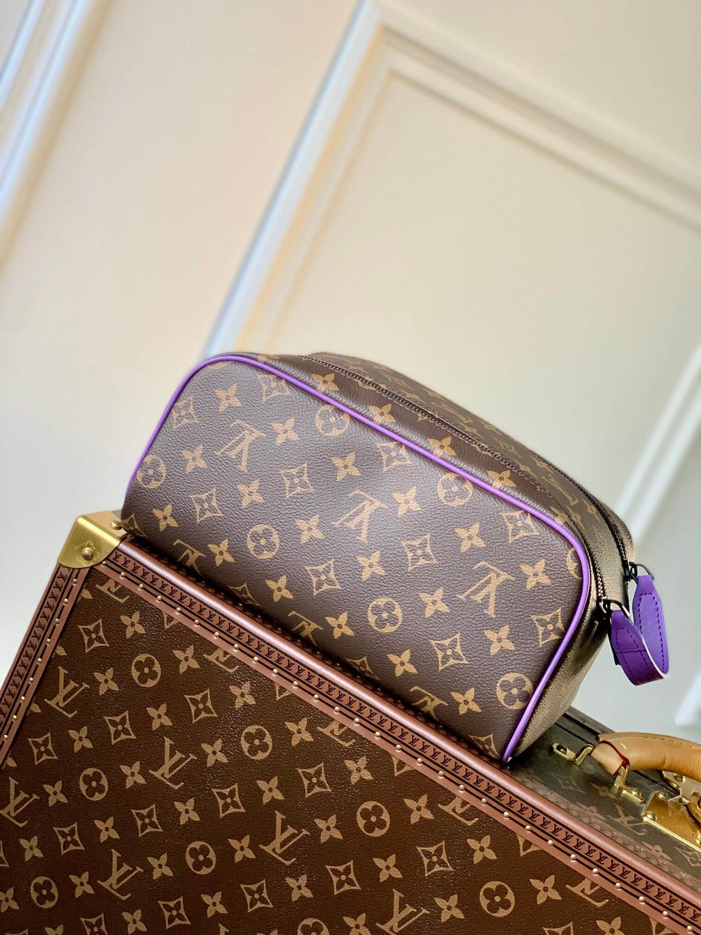 M46253 Dopp Kit Monogram Macassar purple 28cm