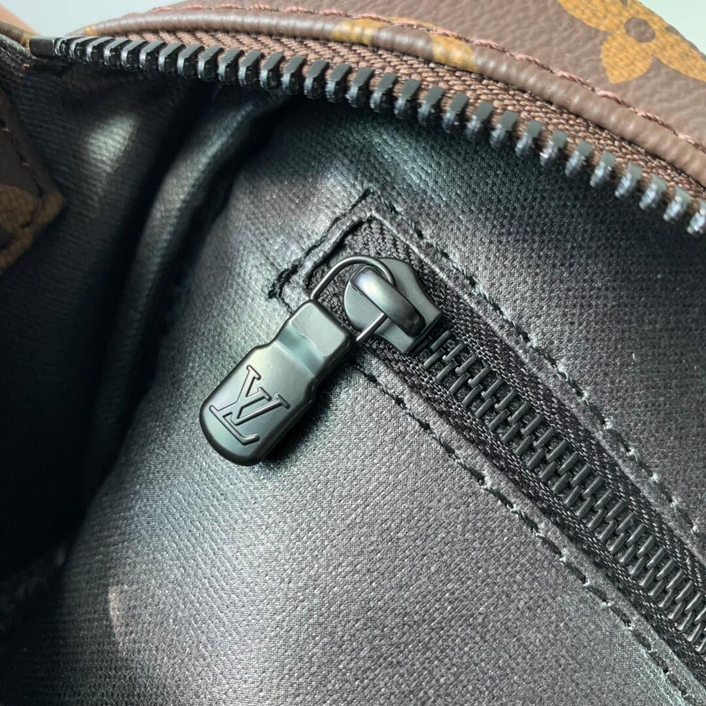 M46253 Dopp Kit Monogram Macassar purple 28cm