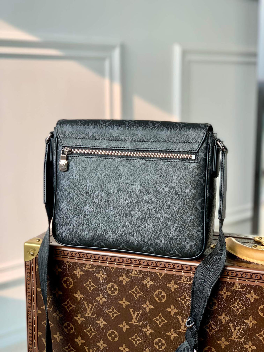 M46255 District PM Taïga 26cm monogram Eclipse black man bag