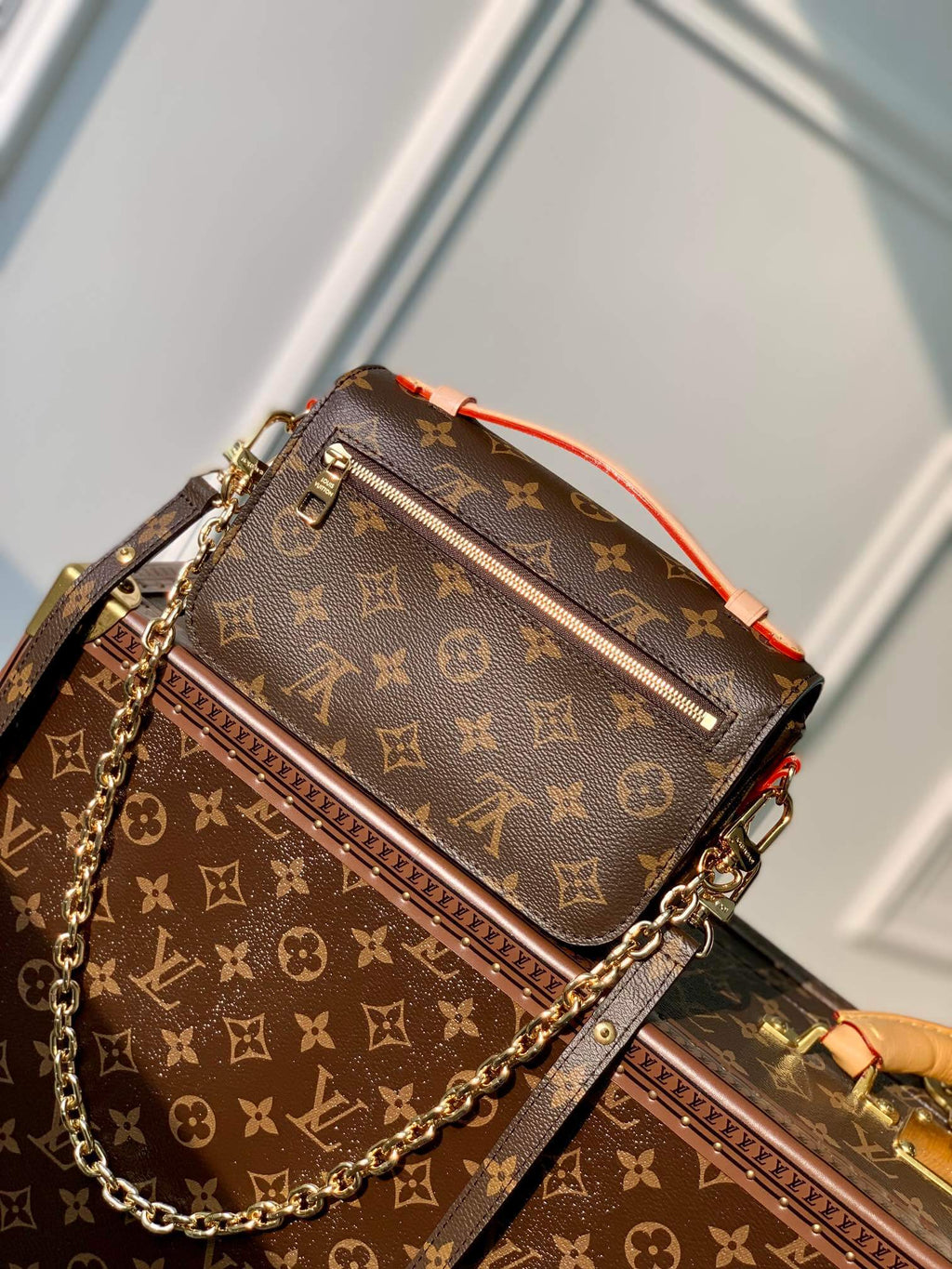 M46279 messenger bag East West Métis monogram 21.5cm brown