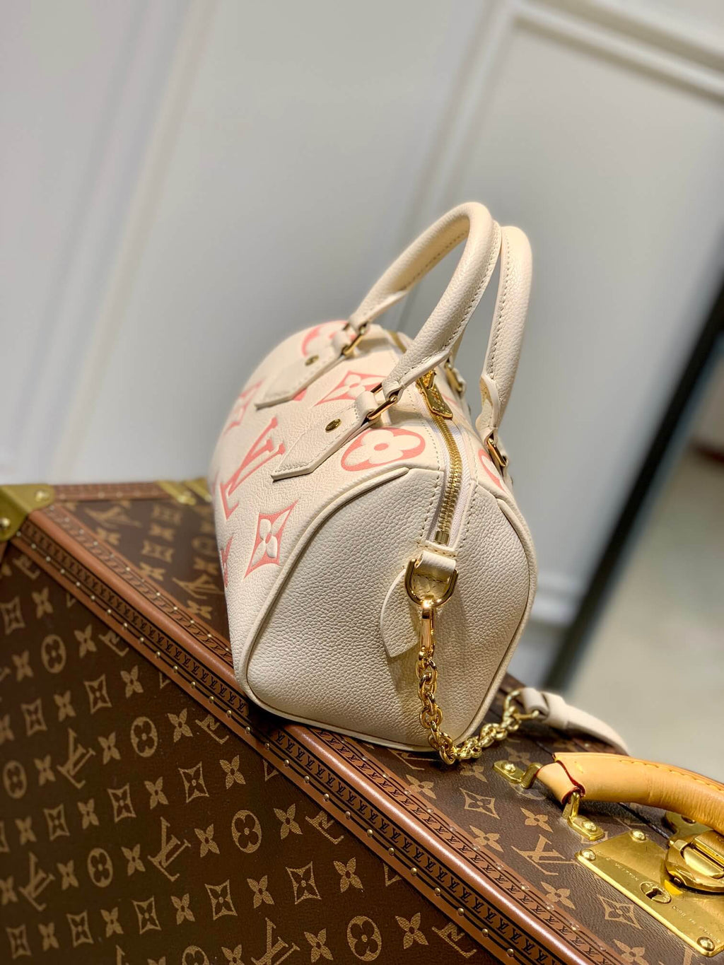 M46397 Speedy Bandoulière 20 Monogram Empreinte apricot