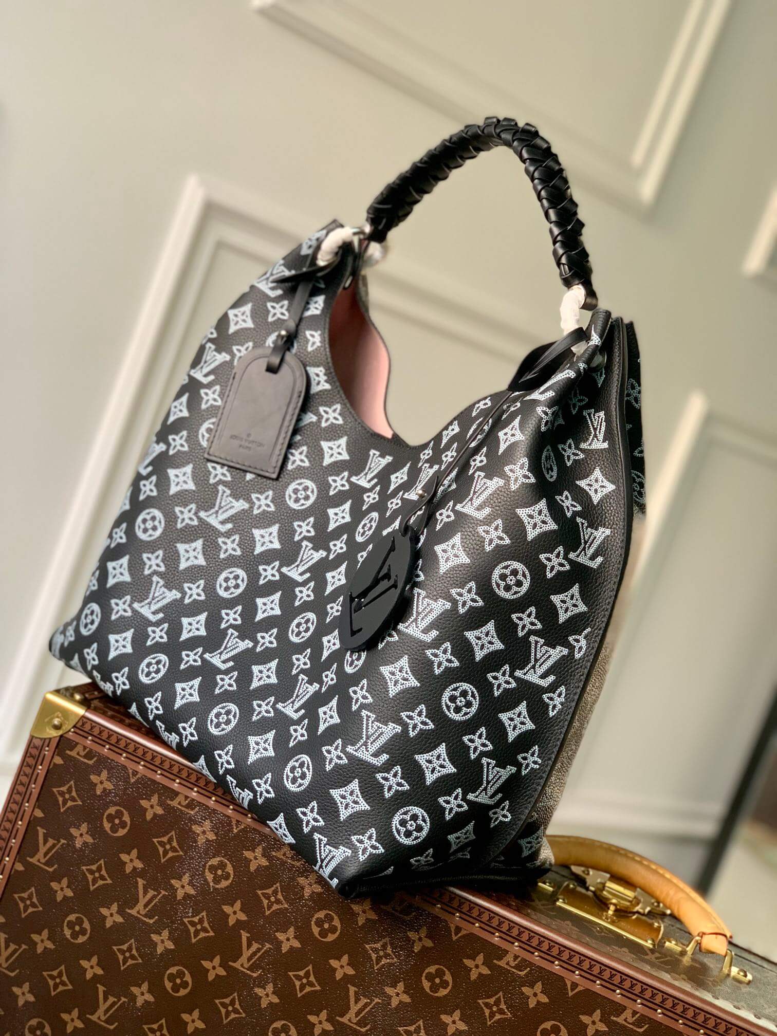 M53188 CARMEL Taurillon monogram 35cm black and white