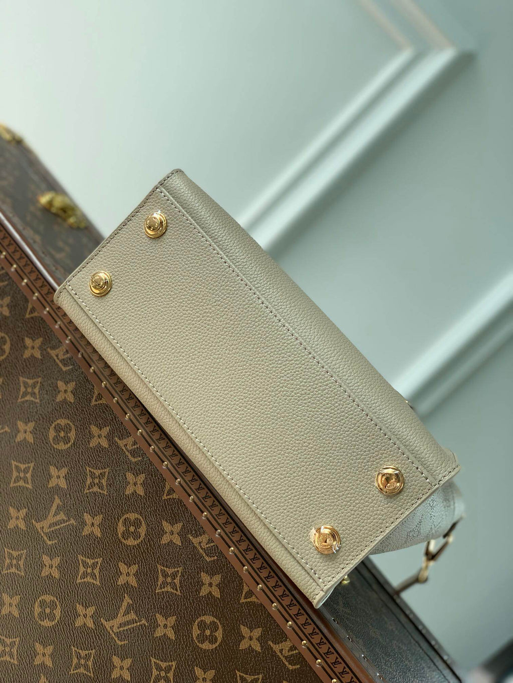 M57729 ON MY SIDE PM Monogram 25cm elephant grey