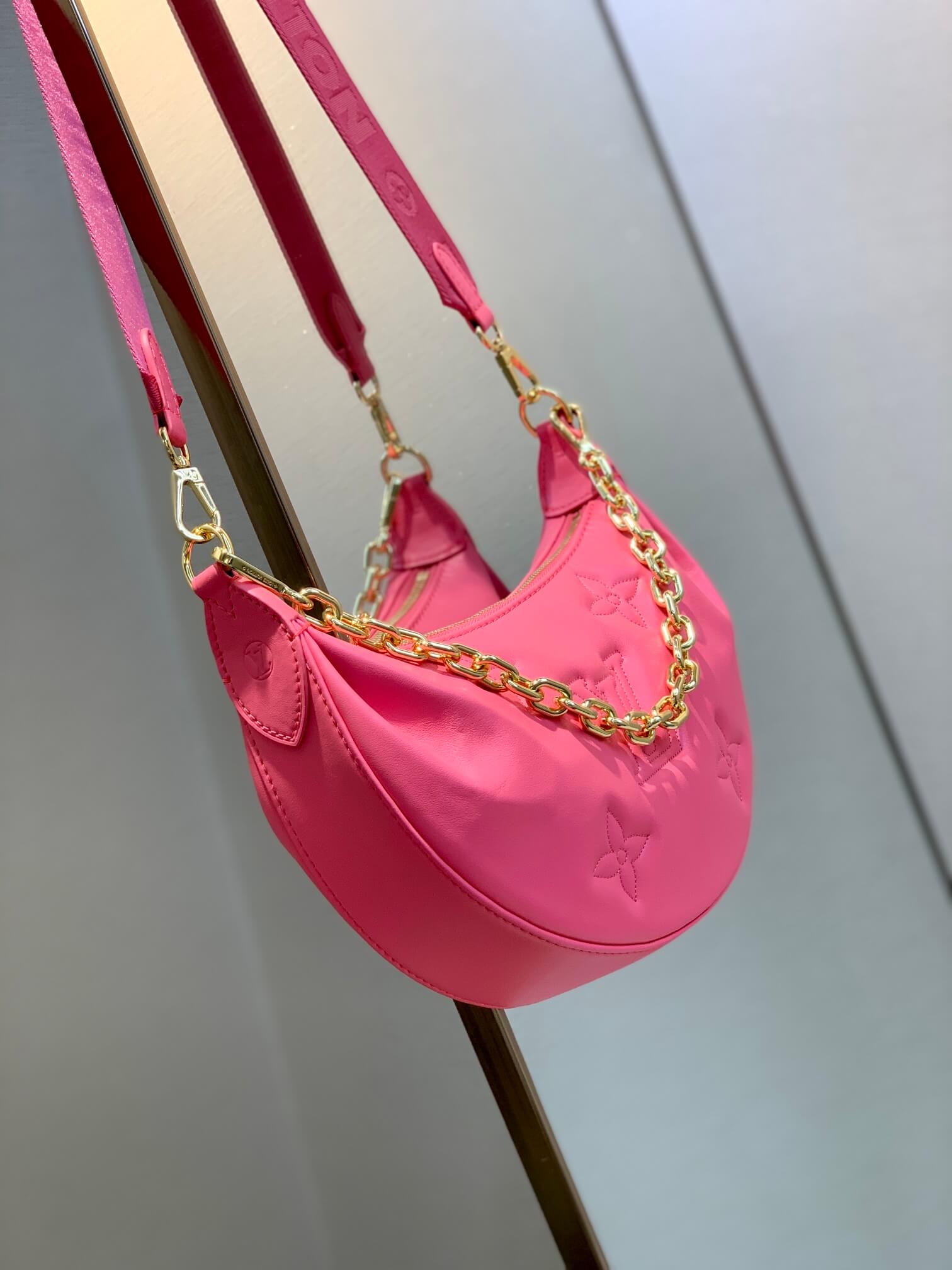 M59915 Over The Moon Monogram rose red 27.5cm