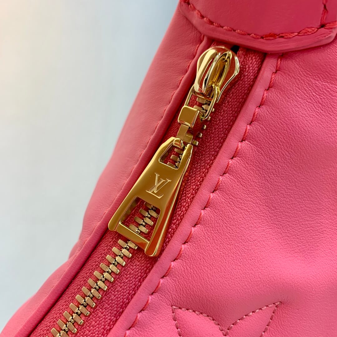 M59915 Over The Moon Monogram rose red 27.5cm
