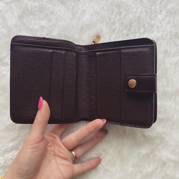 LOUIS VUITTON damier wallet