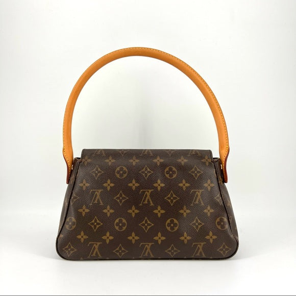 LOUIS VUITTON Looping bag