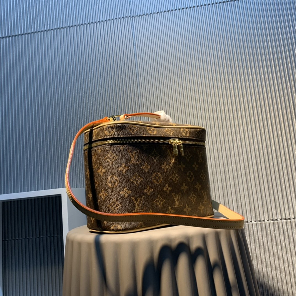 Elite Carryalls
