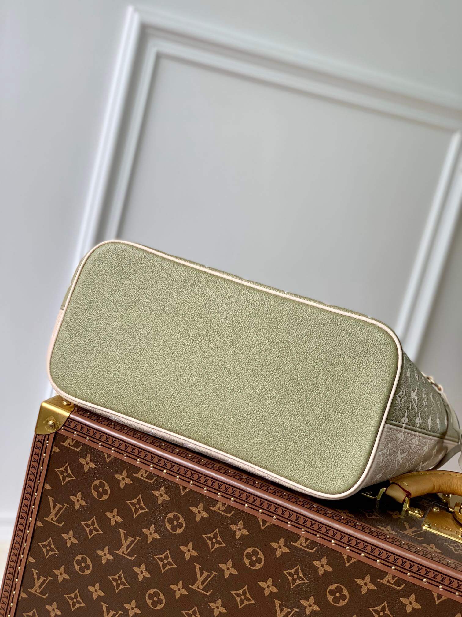 M46102 Neverfull Monogram Empreinte green grey begin subaxillary bag neverfull