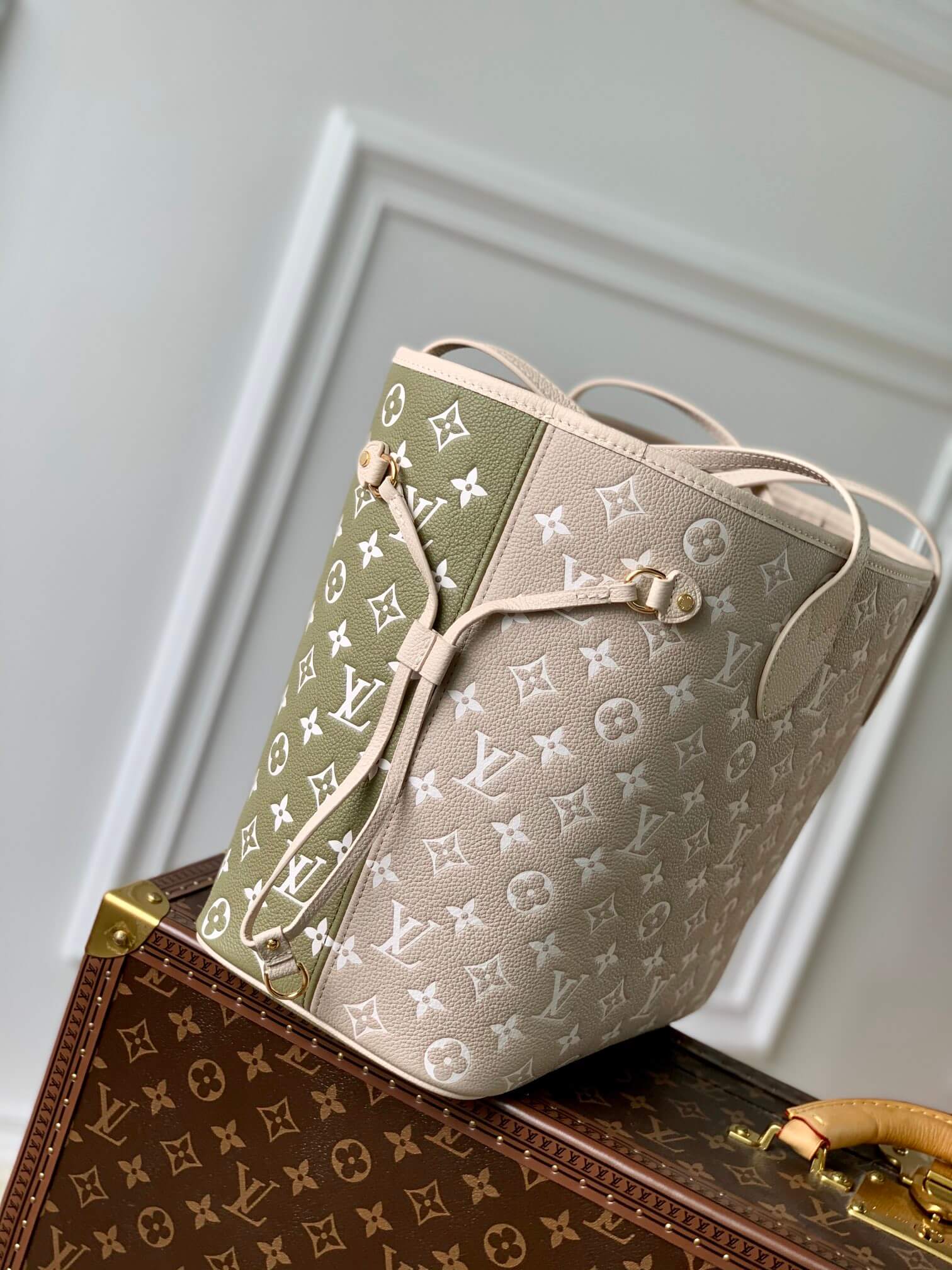 M46102 Neverfull Monogram Empreinte green grey begin subaxillary bag neverfull