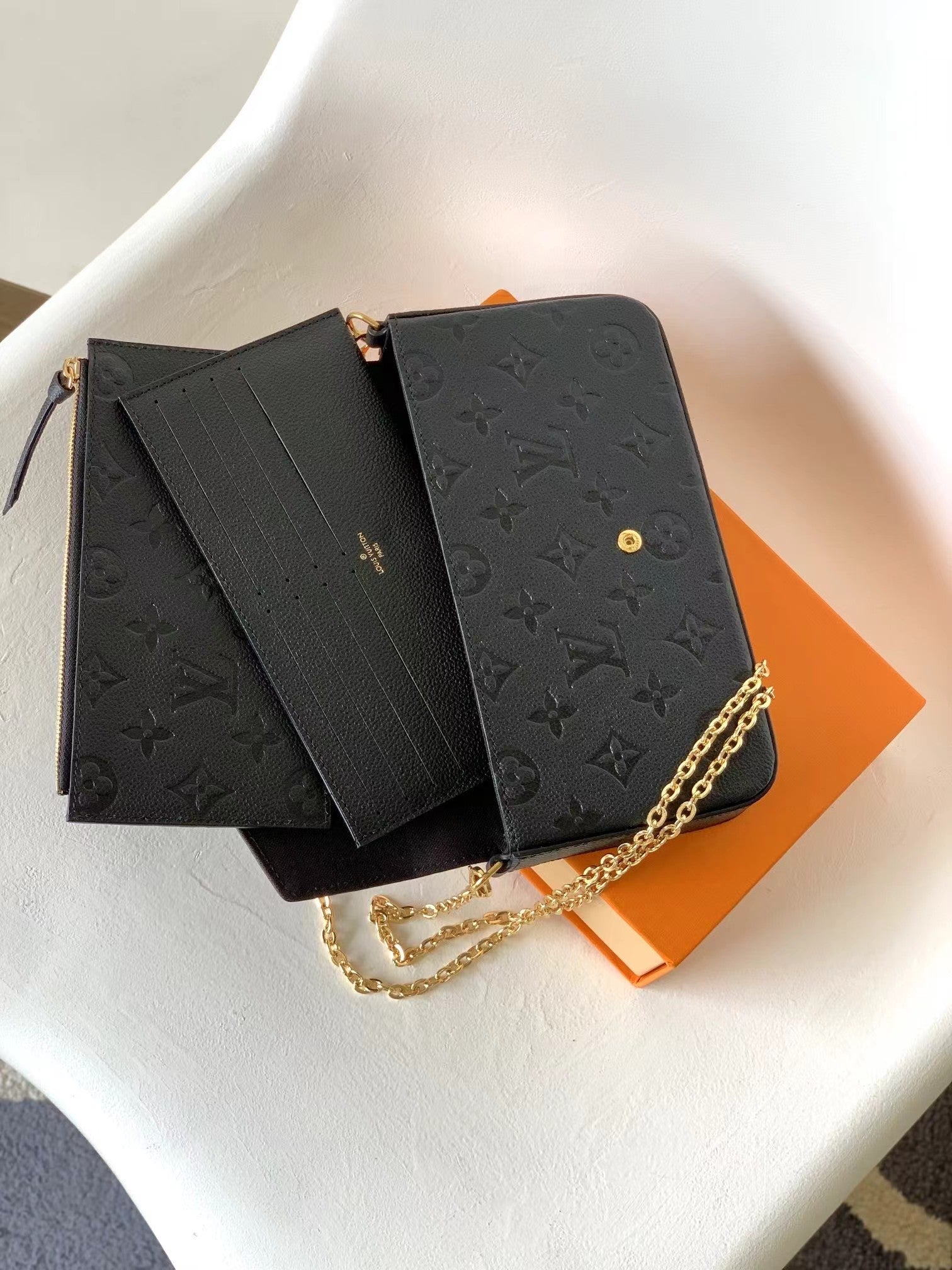 Elite Carryalls