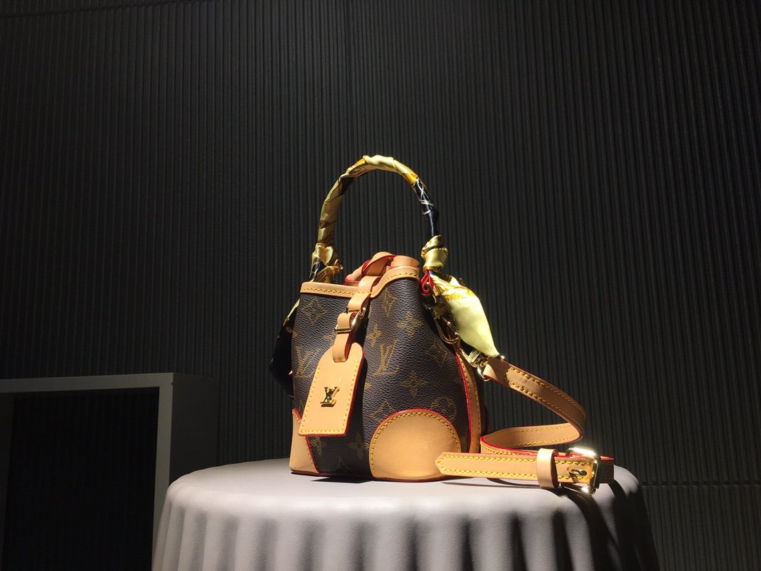Elite Carryalls