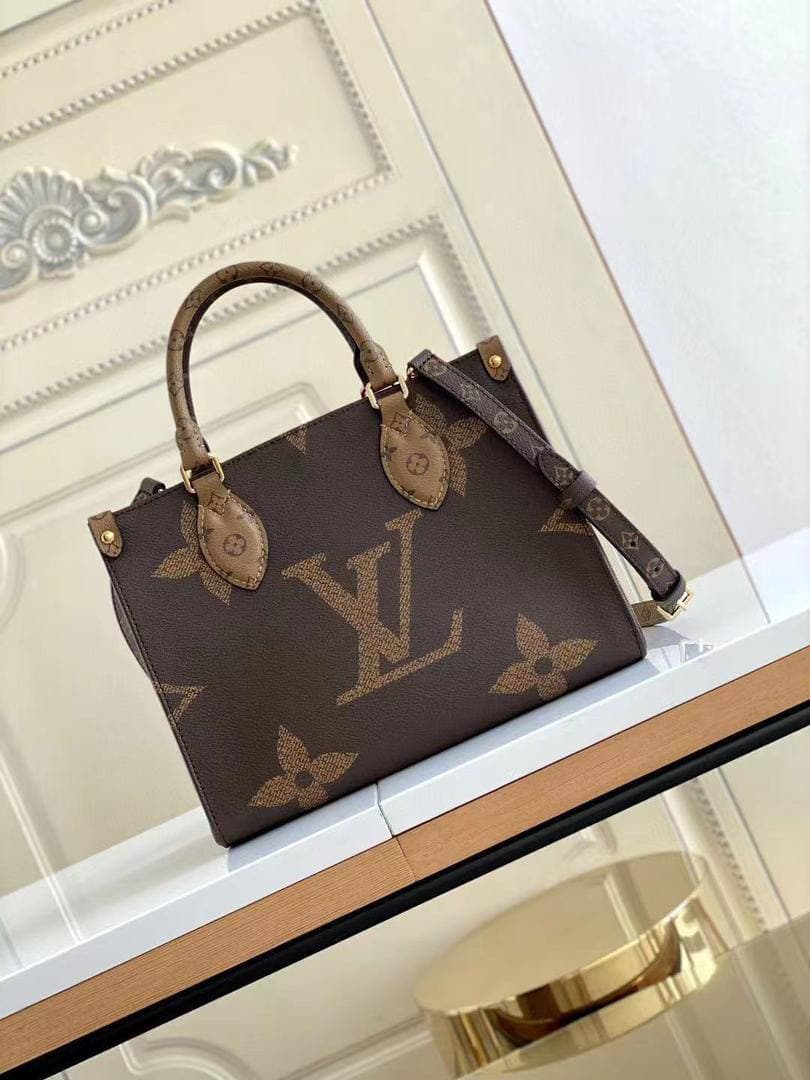 Louis Vuitton OnTheGo PM Monogram Canvas For Women,  Shoulder Bags 9.8in/25cm Louis Vuitton