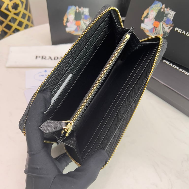PR LARGE SAFFIANO LEATHER WALLET BLACK 19CM