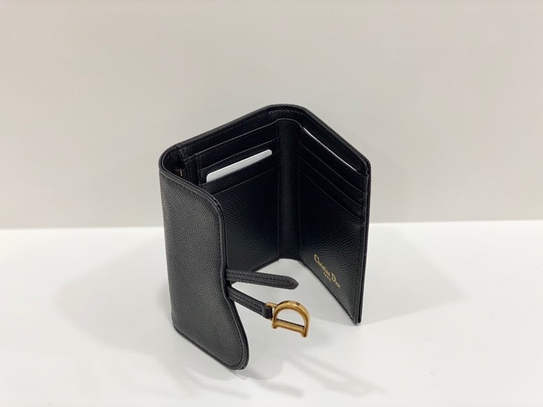 dir SADDLE LOTUS WALLET BLACK SKIN 11CM S5652CCEH M900