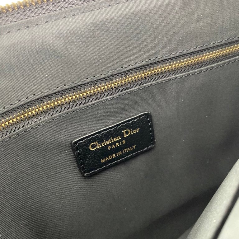 dir LARGE CARO DAILY POUCH BLACK S5086UWHC_M900