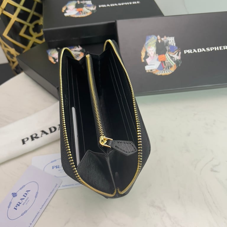 PR LARGE SAFFIANO TRIANGLE ZIP AROUND LONG WALLET BLACK 19CM 1ML506 QHH F0002