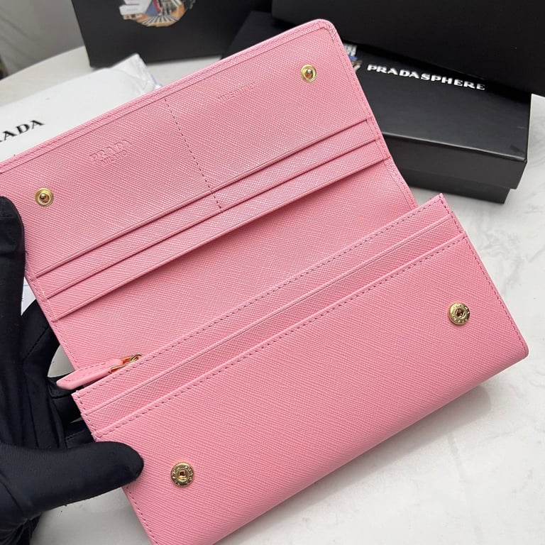 PR SAFFIANO LUX LEATHER FLAP CONTINENTAL LIGHT PINK WALLET 19CM