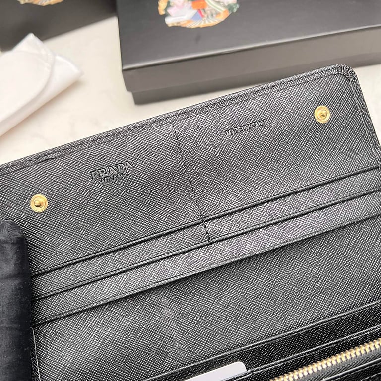 PR SAFFIANO LEATHER FLAP LONG WALLET BLACK AND GOLD 19CM 1MH132 ZLP F061H