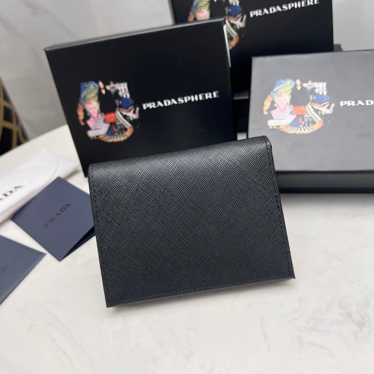 PR SAFFIANO MONOCHROME FLAP SMALL WALLET FULL BLACK 10CM 1MV204 QWA F0002
