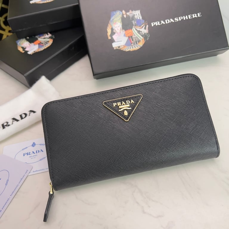 PR LARGE SAFFIANO TRIANGLE ZIP AROUND LONG WALLET BLACK 19CM 1ML506 QHH F0002